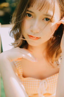 皇上在御花园C了太子妃